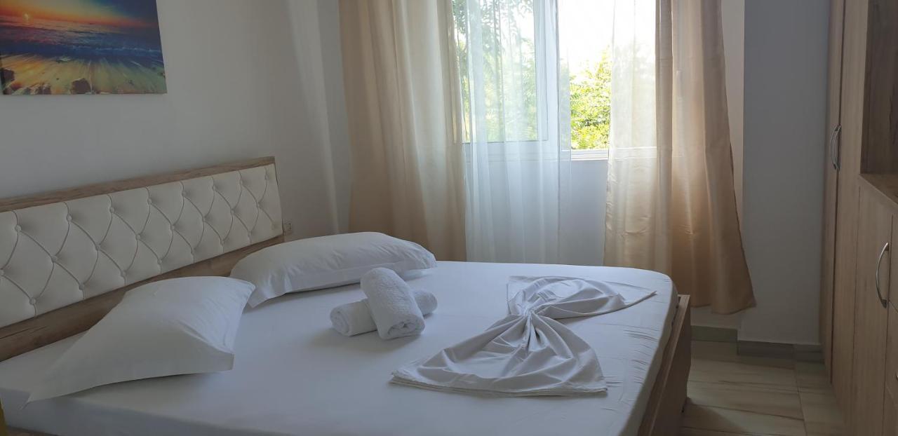 Redsun Apartment Vlorë Extérieur photo